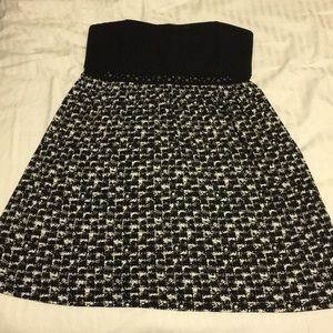 Short black and White dress